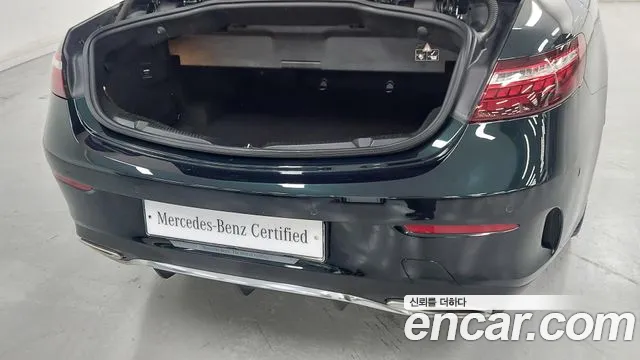 Mercedes-Benz E-Class — Фото автомобиля 11