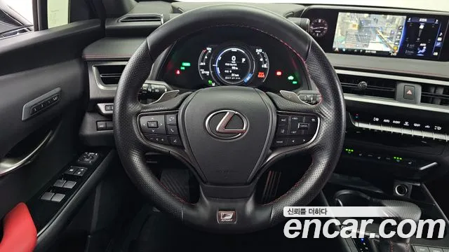 Lexus UX — Фото автомобиля 13