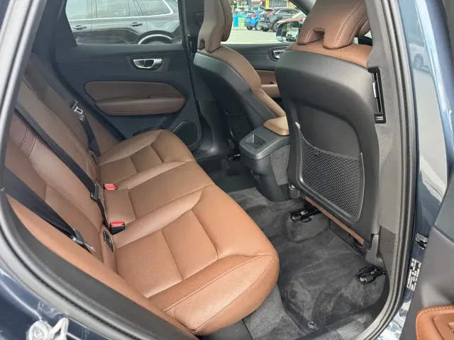 Volvo XC60 — Фото автомобиля 13