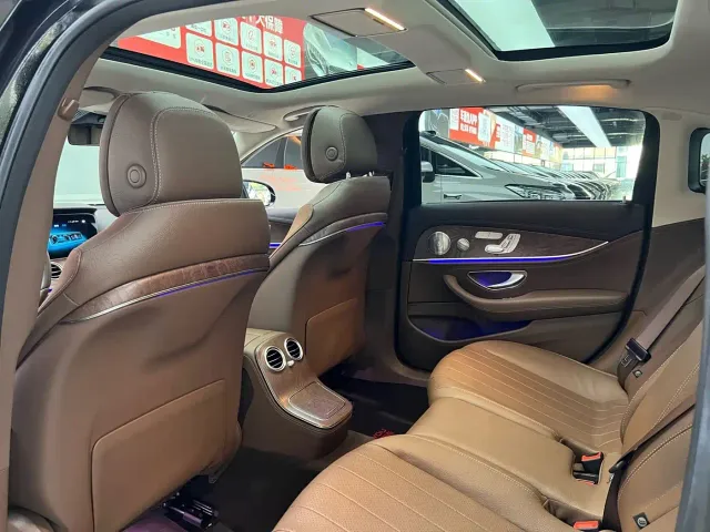 Mercedes-Benz E-Class — Фото автомобиля 11