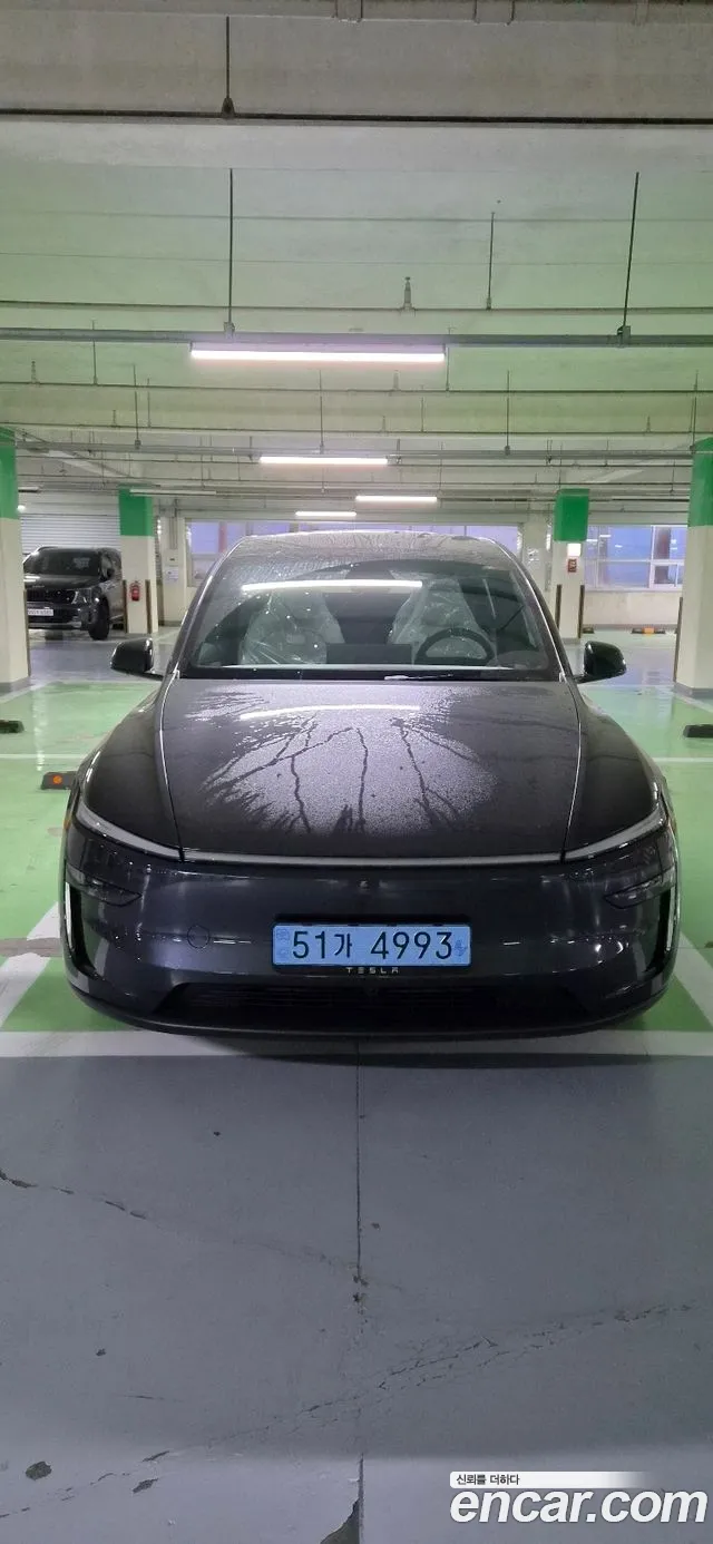 Tesla Model Y — Фото автомобиля 3