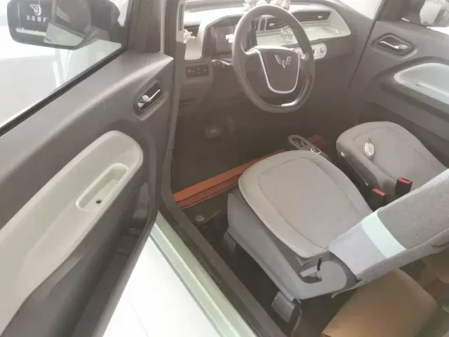Wuling Hongguang Mini EV — Фото автомобиля 15
