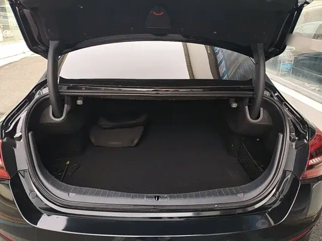 Hongqi H5 — Фото автомобиля 18