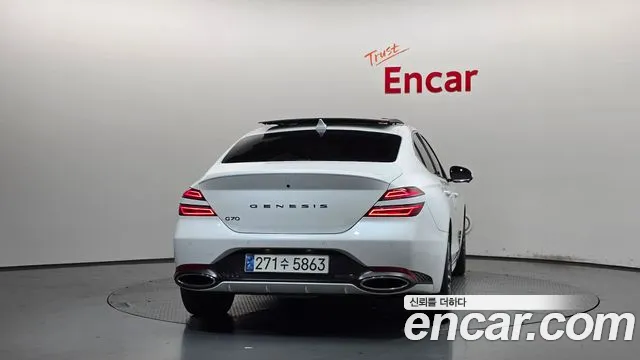 Genesis G70 New — Фото автомобиля 4
