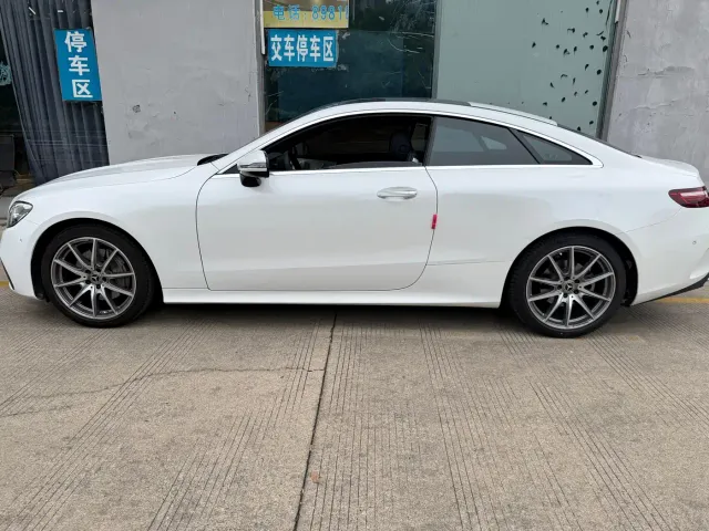 Mercedes-Benz E-Class — Фото автомобиля 2