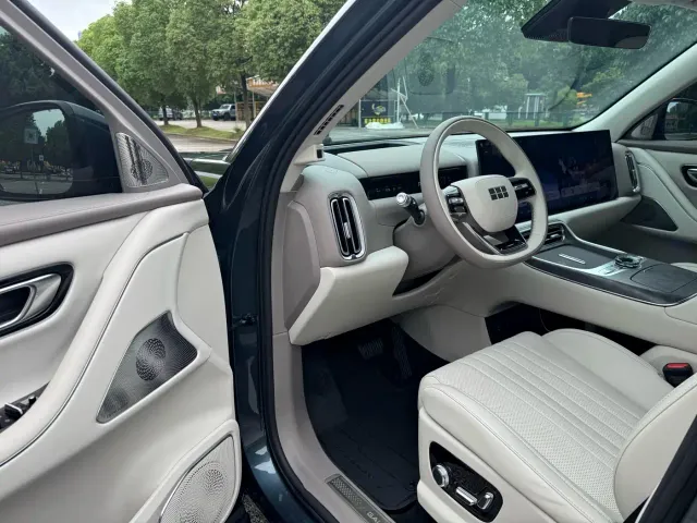 Geely Galaxy M9 — Фото автомобиля 7