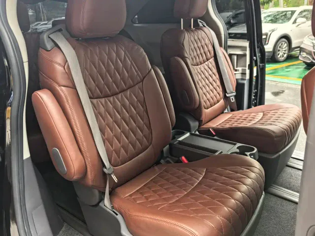 Toyota Sienna — Фото автомобиля 16