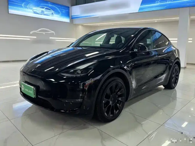 Фотография автомобиля — Tesla Model Y