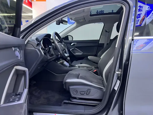 Audi Q3 — Фото автомобиля 10