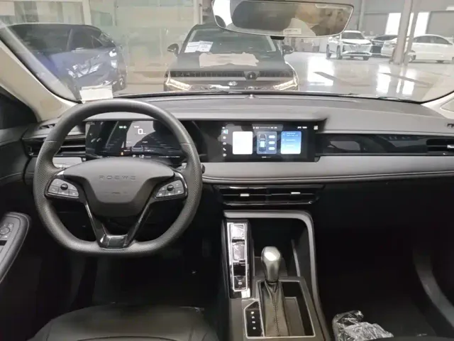 Roewe i5 — Фото автомобиля 9