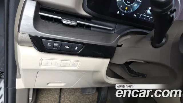 Kia Carnival Generation 4 — Фото автомобиля 24