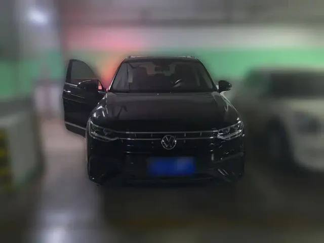 Volkswagen Tiguan L — Фото автомобиля 2