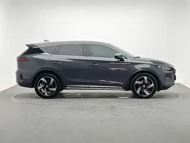 BYD Tang — Фото автомобиля 4