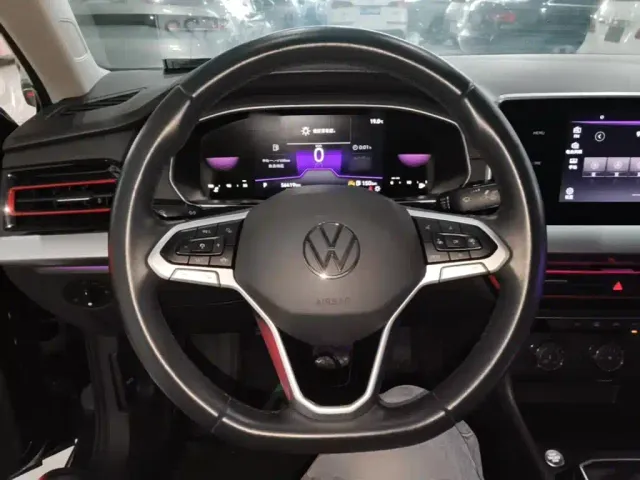 Volkswagen Lavida — Фото автомобиля 10