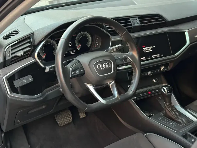 Audi Q3 — Фото автомобиля 8