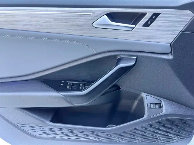 Volkswagen Sagitar — Фото автомобиля 8