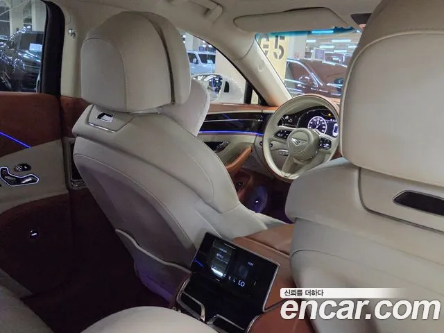 Bentley Flying Spur — Фото автомобиля 14