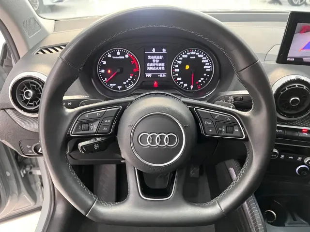 Audi Q2L — Фото автомобиля 7