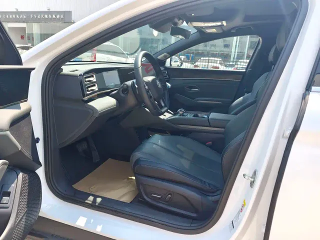 BYD Qin L — Фото автомобиля 11