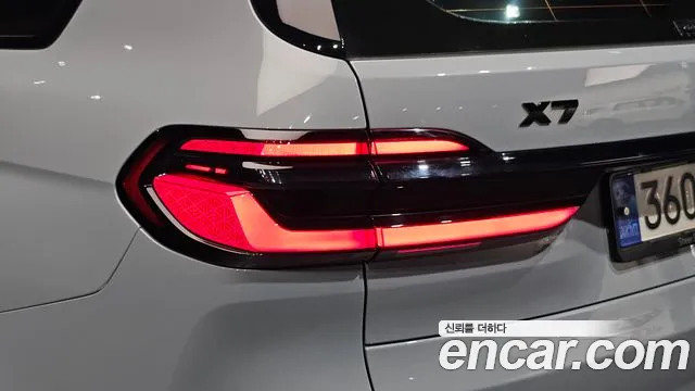 BMW X7 M60i xDrive M Sport 6 мест — Фото автомобиля 21