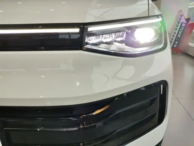 Volkswagen Tharu — Фото автомобиля 23