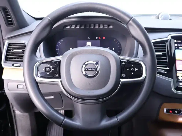 Volvo XC90 — Фото автомобиля 16