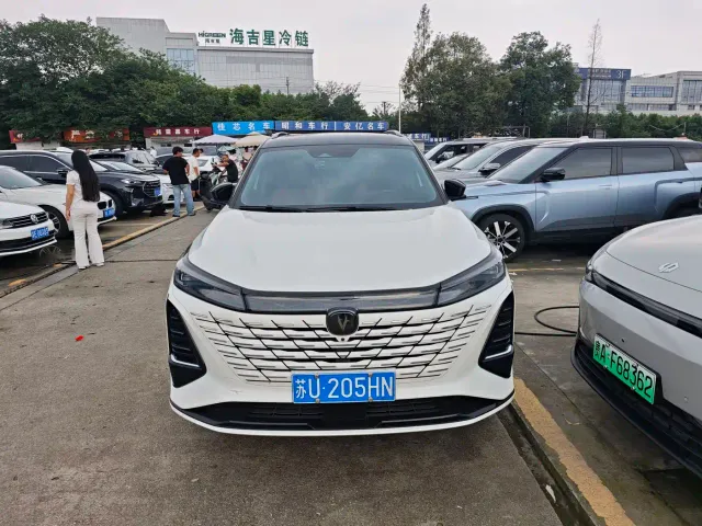 Changan CS75 — Фото автомобиля 2