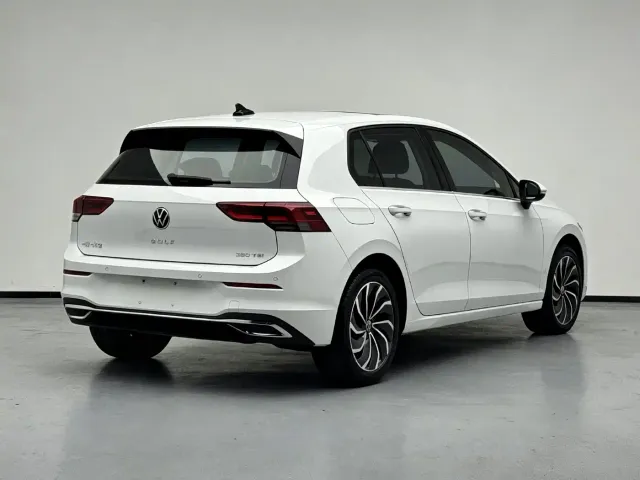 Volkswagen Golf — Фото автомобиля 4