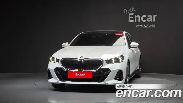 BMW 5 Series G60 — Фото автомобиля 3