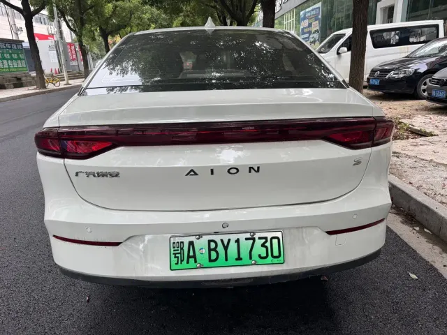 GAC Aion S — Фото автомобиля 11