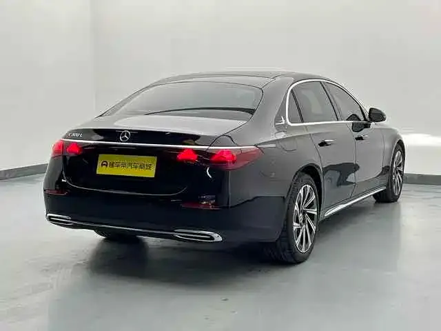 Mercedes-Benz E-Class — Фото автомобиля 16