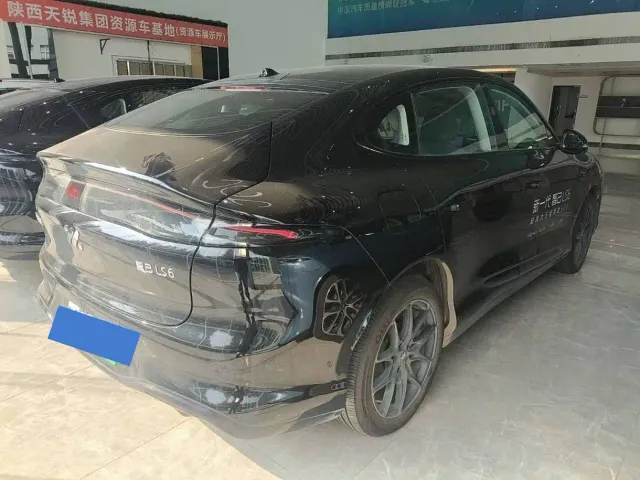 IM Motors LS6 — Фото автомобиля 8