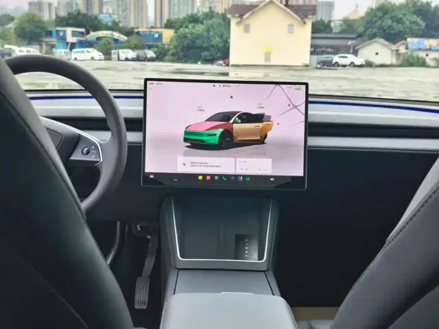 Tesla Model Y — Фото автомобиля 10