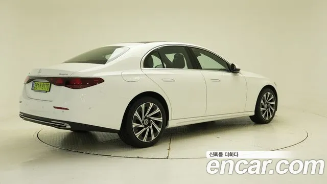 Mercedes-Benz E-Class E-класс W214 E300 4MATIC Exclusive — Фото автомобиля 2