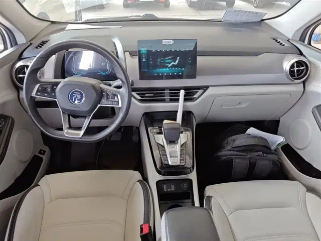 BYD Yuan Pro — Фото автомобиля 9