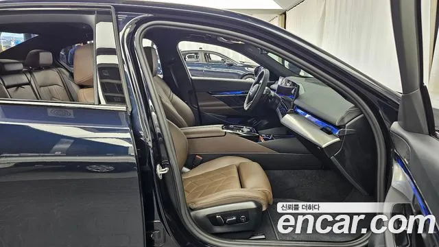BMW 5 Series — Фото автомобиля 16