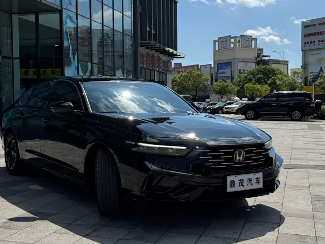 Honda Accord — Фото автомобиля 9