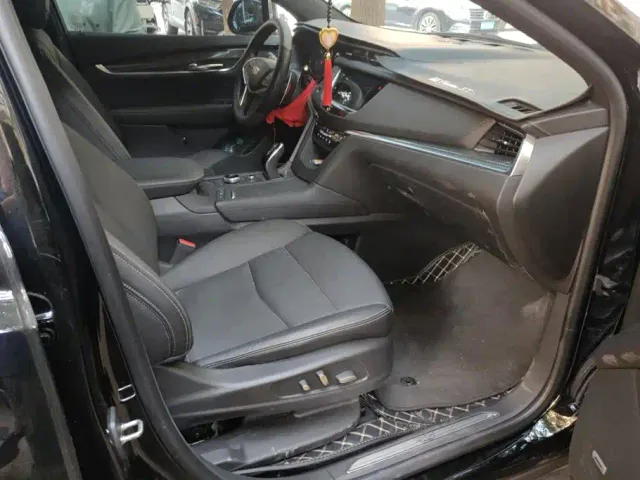 Cadillac XT5 — Фото автомобиля 8