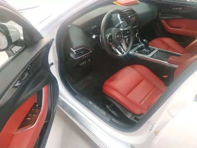 Jaguar XEL — Фото автомобиля 15