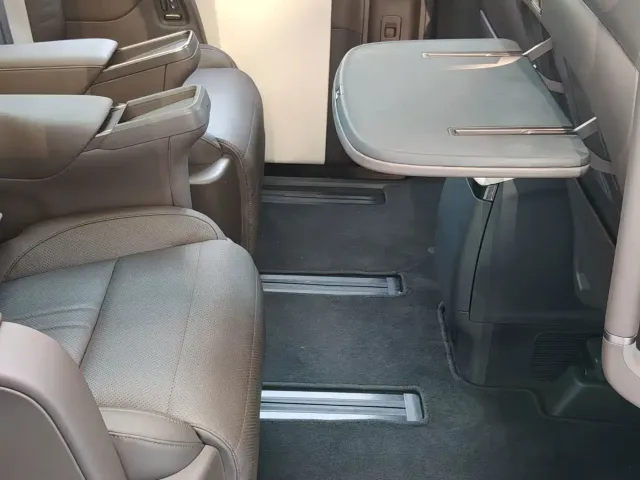 Li Auto MEGA — Фото автомобиля 25
