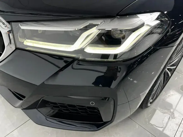 BMW 5 Series — Фото автомобиля 4