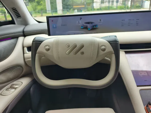 IM Motors LS6 — Фото автомобиля 10