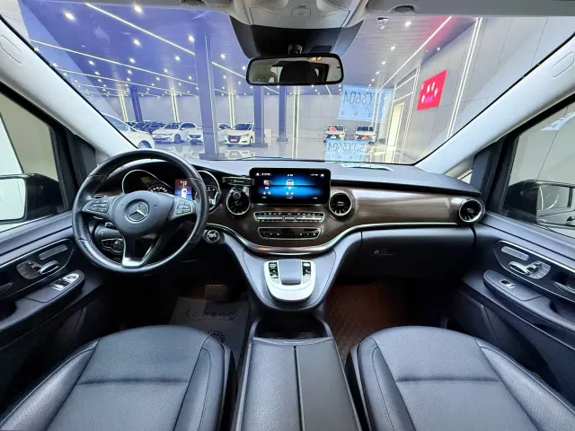 Mercedes-Benz V-Class — Фото автомобиля 12