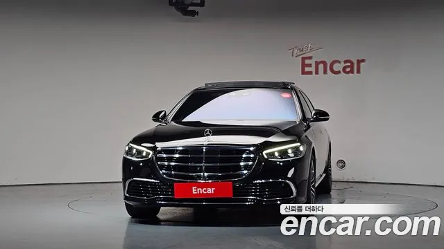 Mercedes-Benz S-Class — Фото автомобиля 3