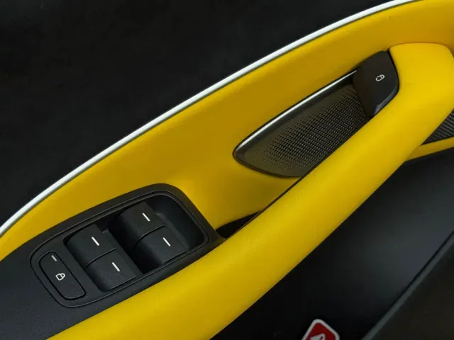 Xiaomi SU7 Ultra — Фото автомобиля 10