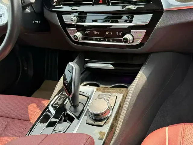 BMW 5 Series — Фото автомобиля 15