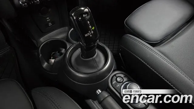 MINI Cooper — Фото автомобиля 12