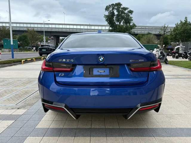 BMW i3 — Фото автомобиля 13