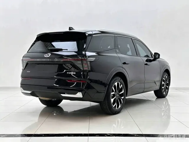 Ford Edge — Фото автомобиля 4