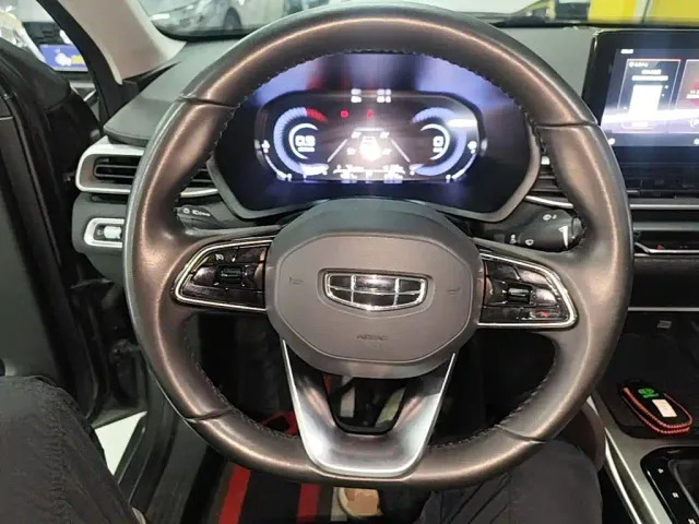 Geely Emgrand — Фото автомобиля 10